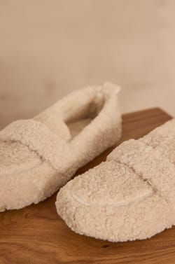 RALPH slippers;${refinementColor}