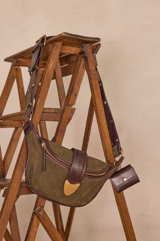 LEONARD leather bum bag;${refinementColor}