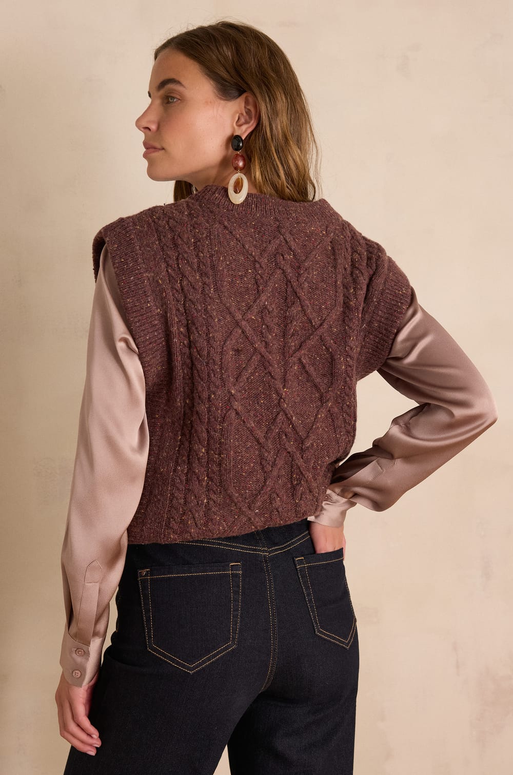 BALKIS sleeveless jumper in wool;${refinementColor}