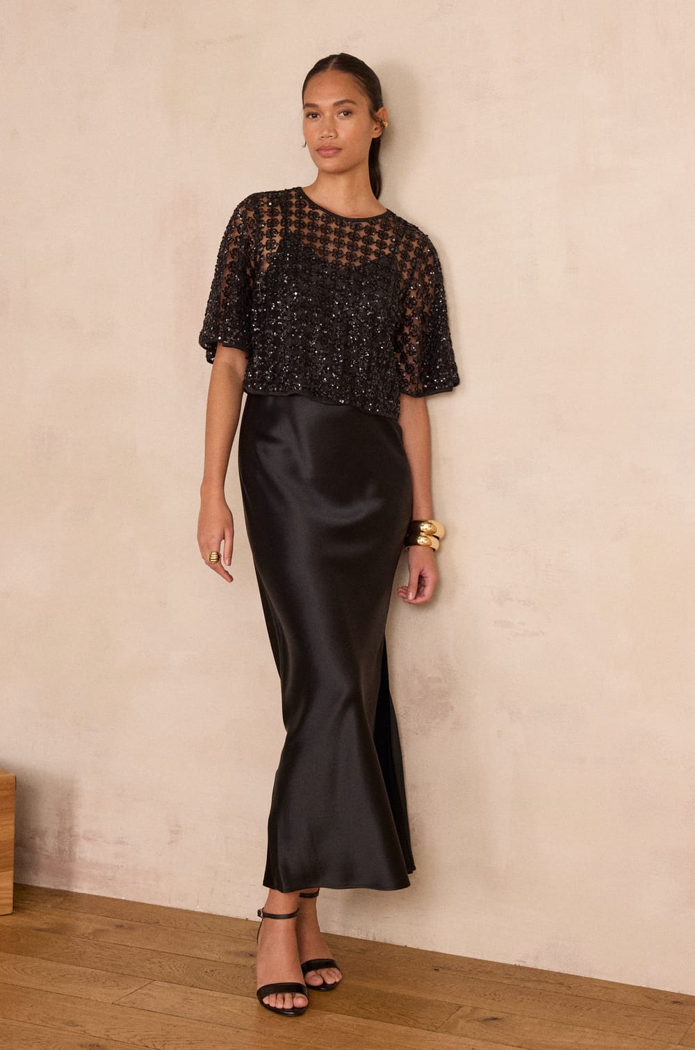 Robe satin&eacute;e &agrave; bretelles REFLET;${refinementColor}