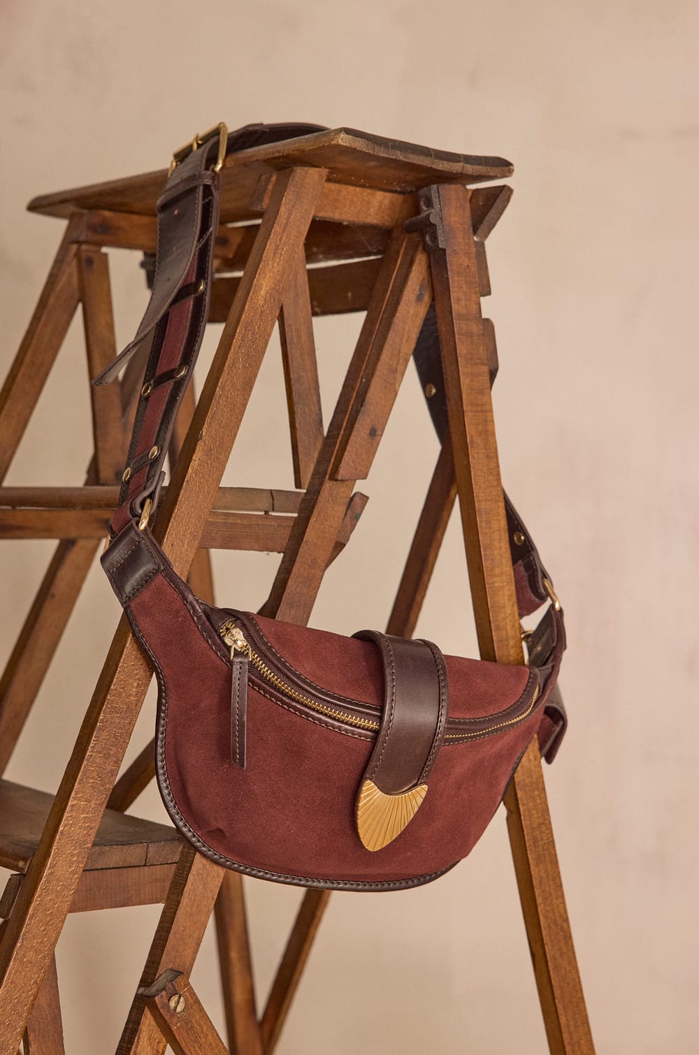 LEONARD leather bum bag;${refinementColor}
