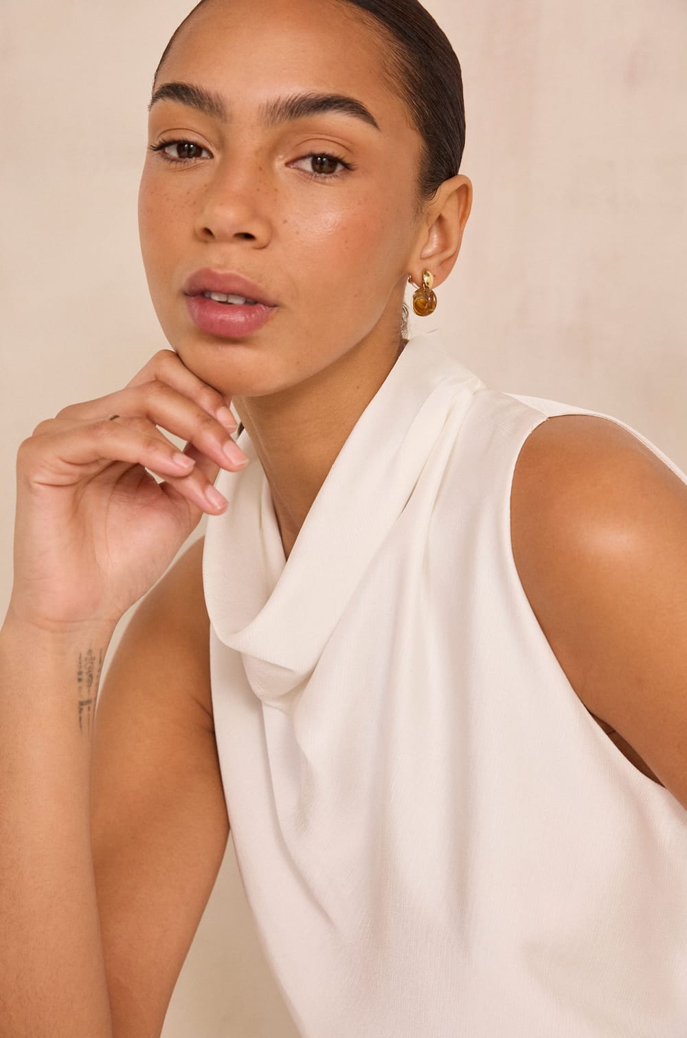 DORINE sleeveless top;${refinementColor}