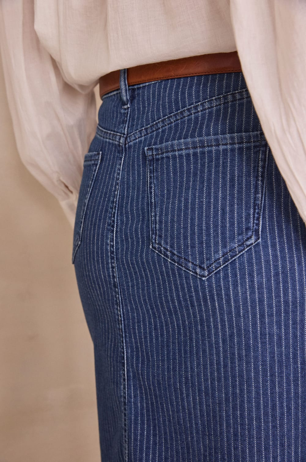 T-shirt in hennep en katoen LOUISON;${refinementColor}