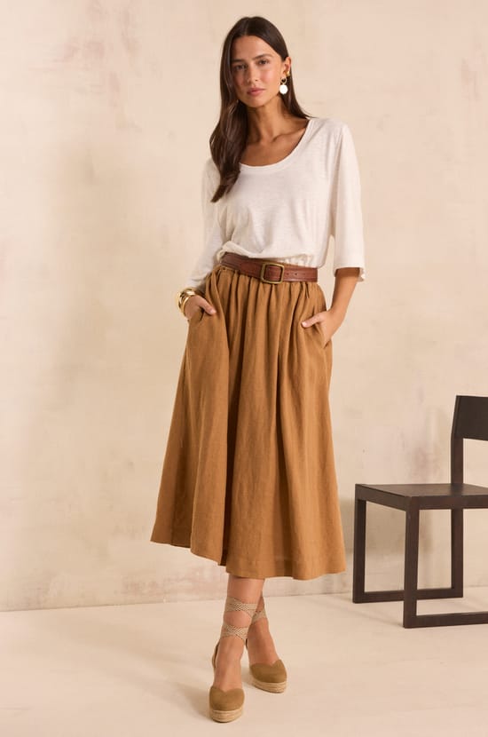 Brown linen skirt;${refinementColor}
