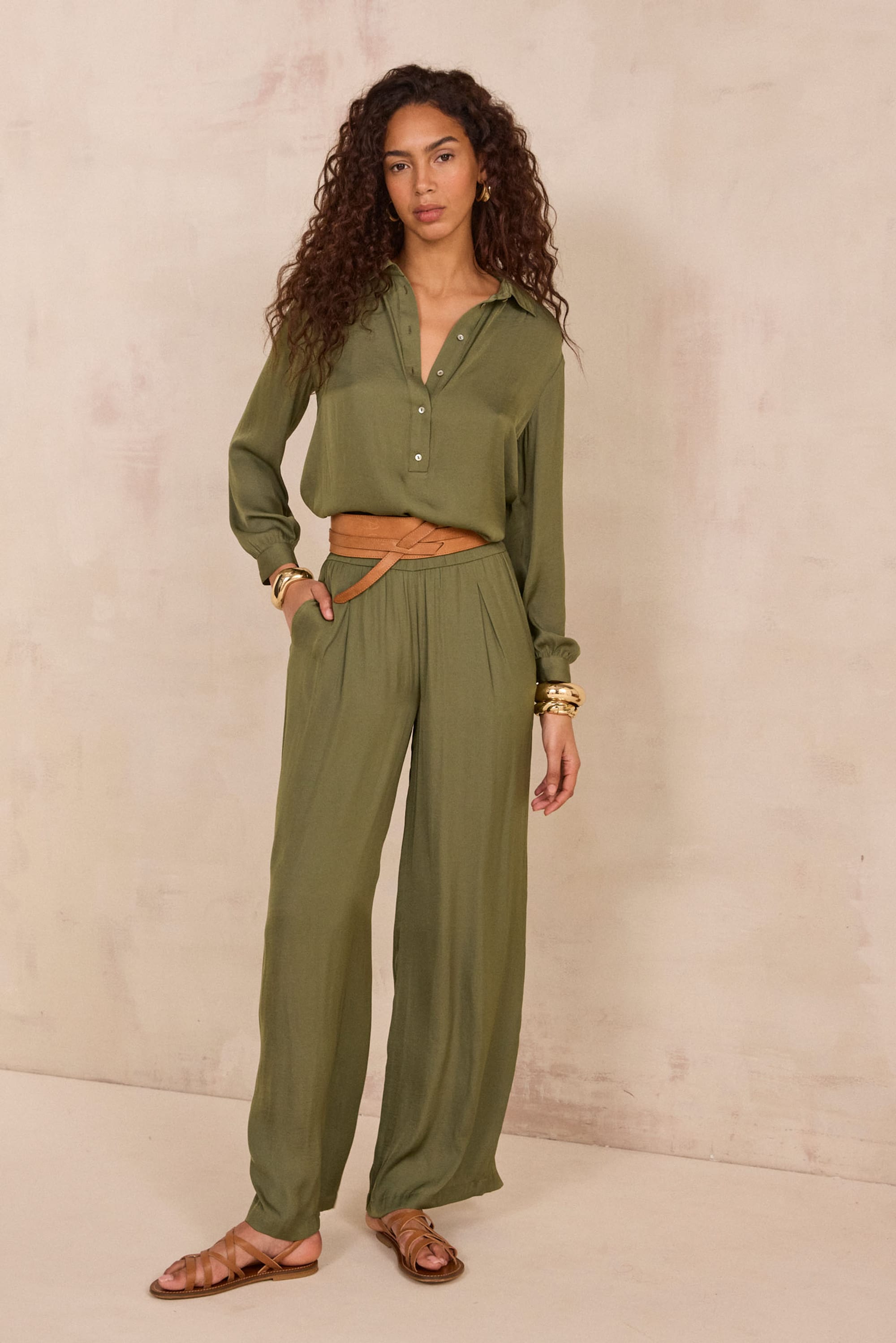 Trousers & jeans : carott trousers, coutil trousers, microfiber