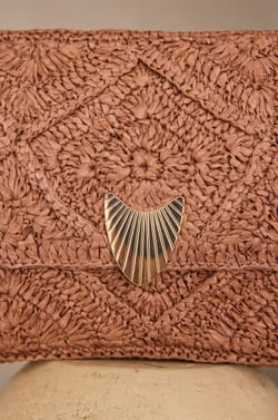 MARLON straw pouch;${refinementColor}