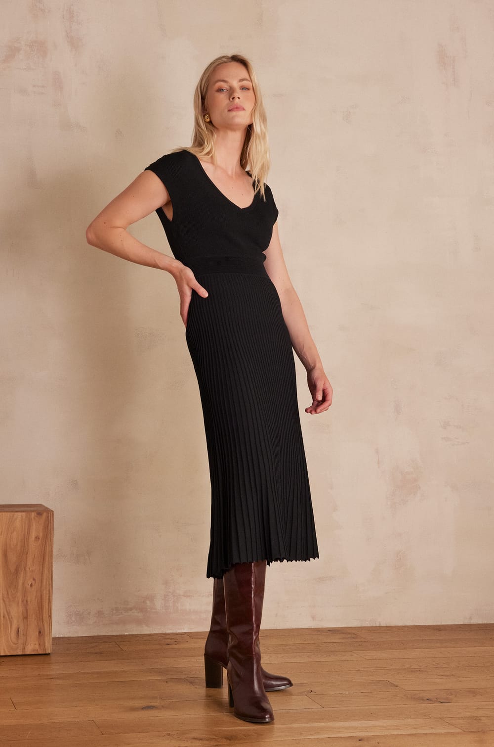 RIVIA knit dress;${refinementColor}