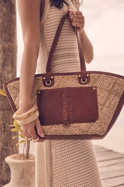 Leren en raffia mandtas LUCIEN;${refinementColor}