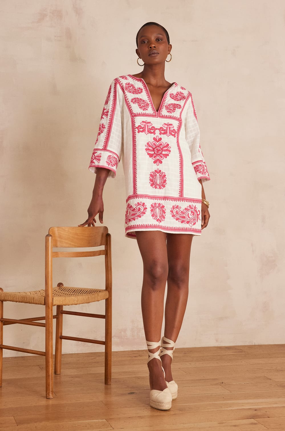 MARGUERITE Dress in embroidered cotton;${refinementColor}