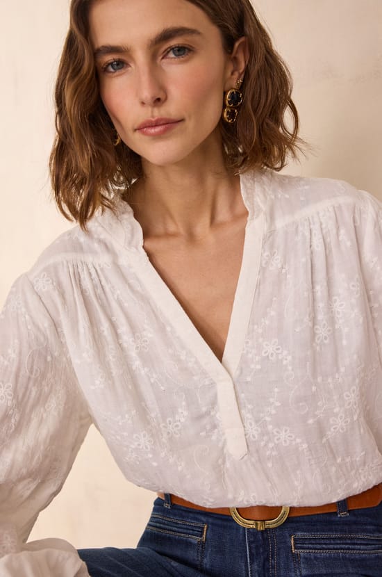 Blouse with floral embroidery DILA;${refinementColor}