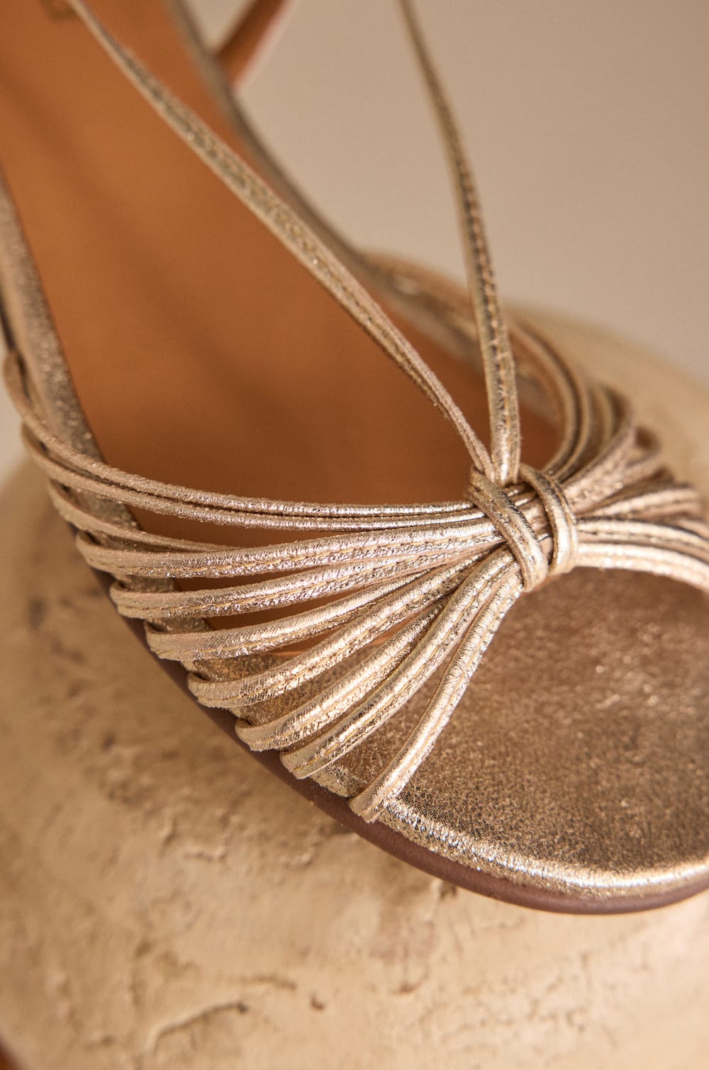 Iridescent flat sandals in 100% leather SUN;${refinementColor}