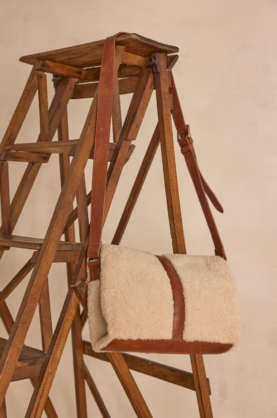 LOUIS leather bag;${refinementColor}