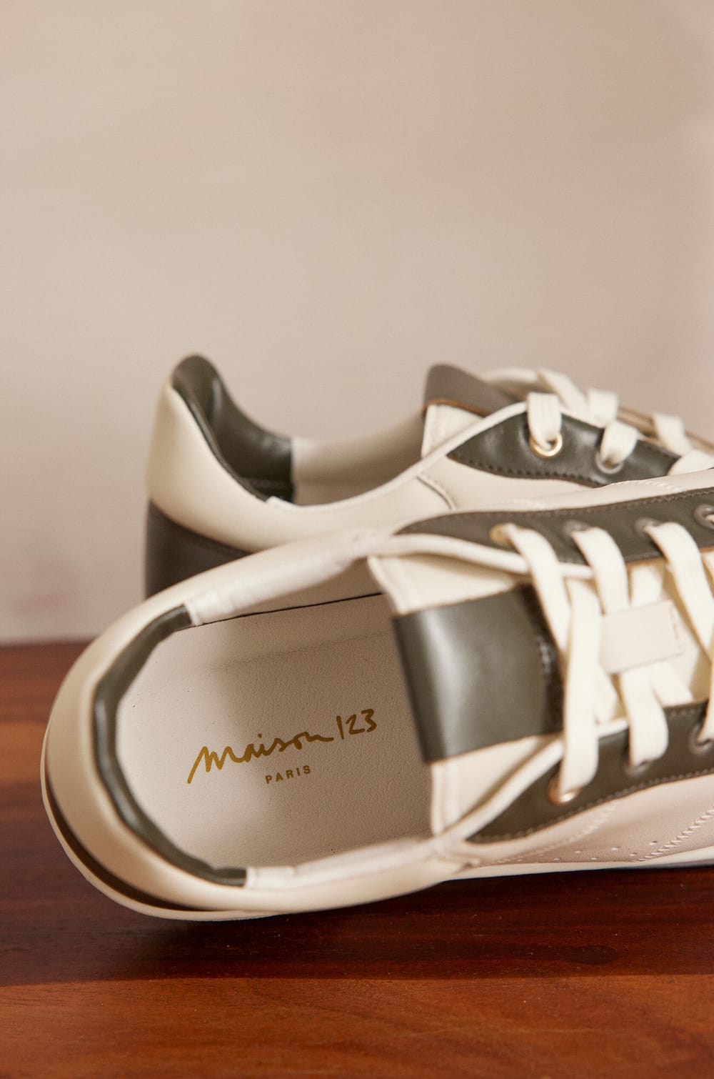 Basket VELORA en cuir;${refinementColor}