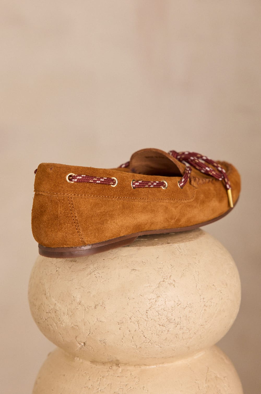 Leather loafers SUE;${refinementColor}