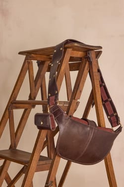 LEONARD leather bum bag;${refinementColor}
