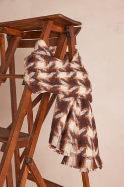 TIPHAINE scarf with houndstooth pattern;${refinementColor}