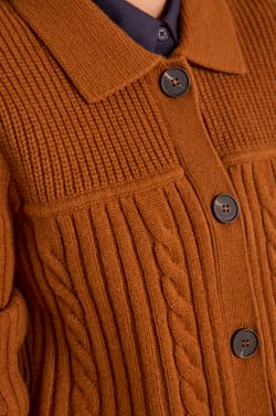 ARTUS long-sleeved wool vest;${refinementColor}