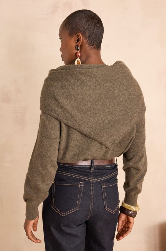 Triangle scarf in 100% 2-ply cashmere THOMAS;${refinementColor}