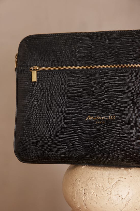 LEON leather laptop sleeve;${refinementColor}