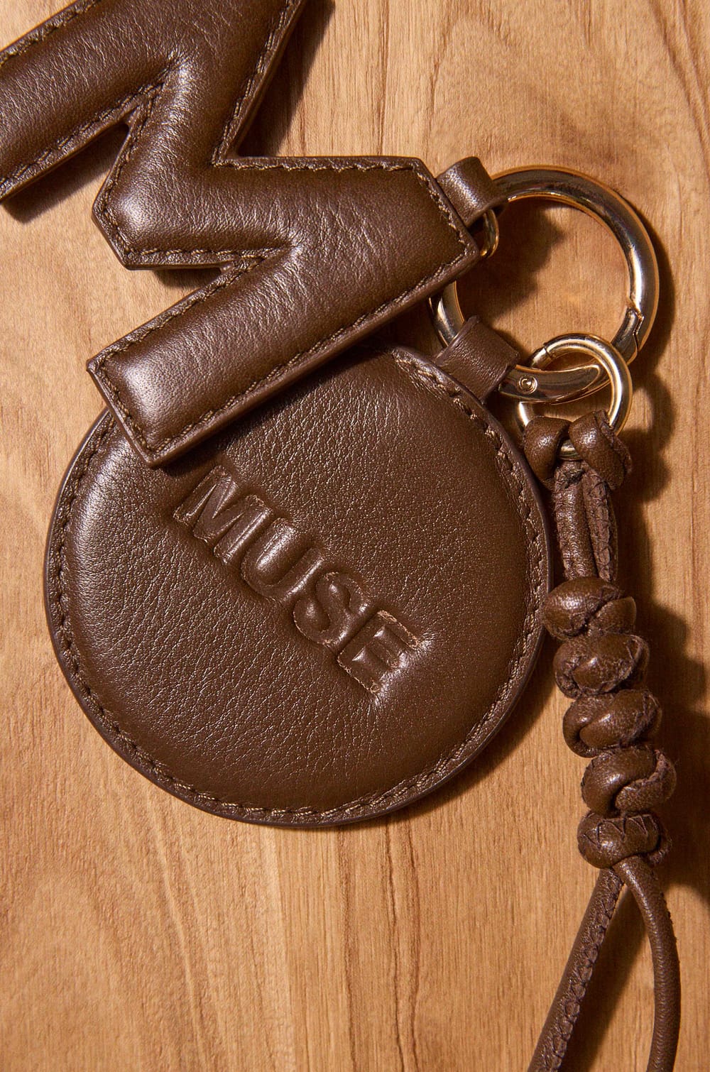 Accessoire en cuir kaki MARCEL CHARMS;${refinementColor}