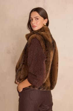 Gilet sans manches duveteux SUZANNE;${refinementColor}