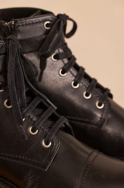 Flat leather boots ORANNE;${refinementColor}