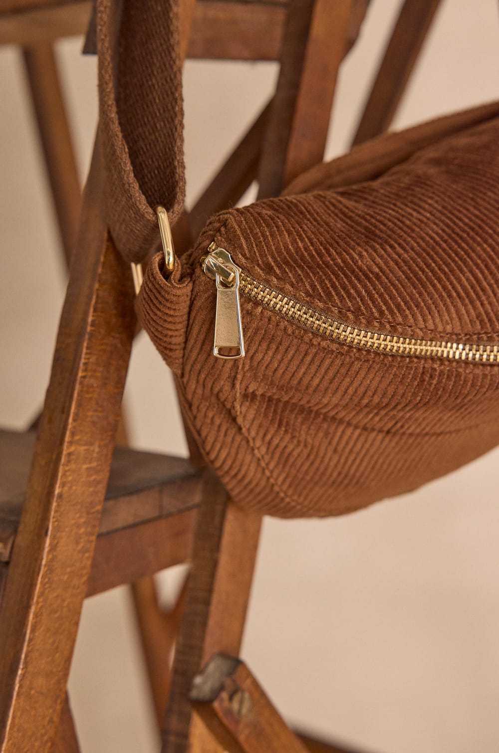 Sac banane GELINA en velours de coton;${refinementColor}