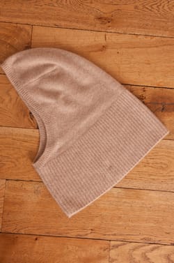 HECTOR hat in 100% recycled cashmere - 2 ply;${refinementColor}