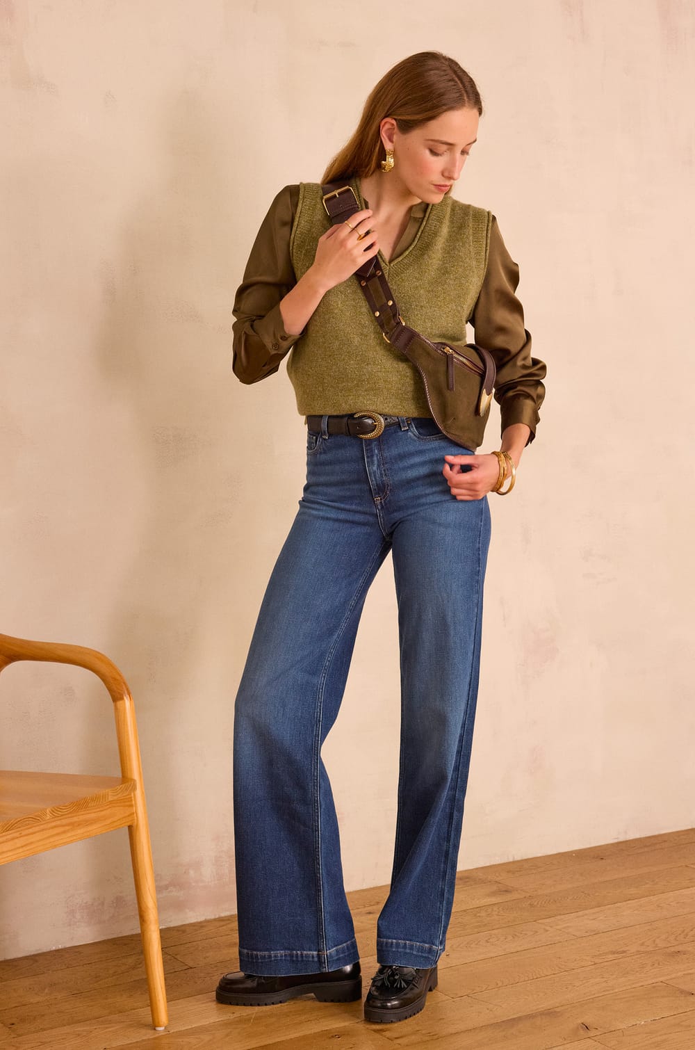 BASILE V-neck jumper 100% wool;${refinementColor}