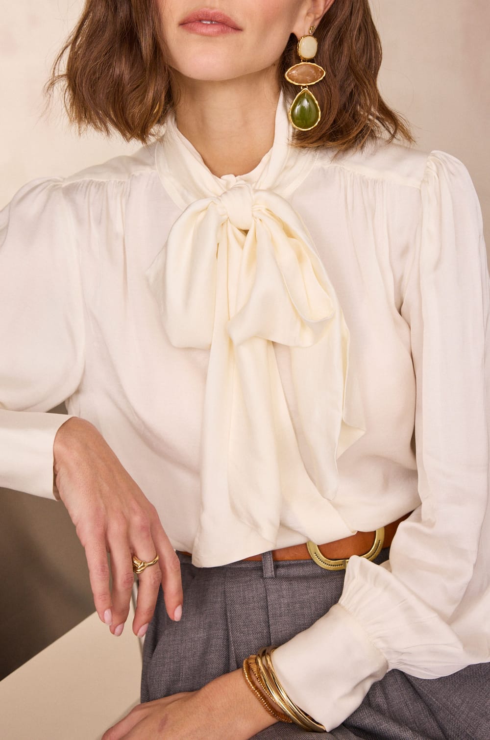 Fluid blouse with pussy bow SPIRIT;${refinementColor}