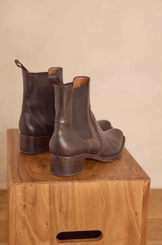 VANIA leather boots;${refinementColor}